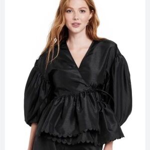Kike vargas x target black scalloped puff sleeve top